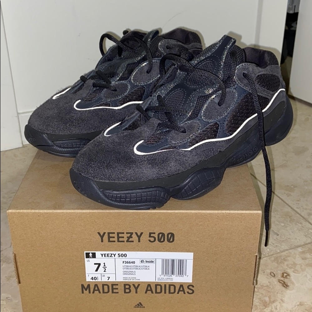 Yeezy mudrat 500